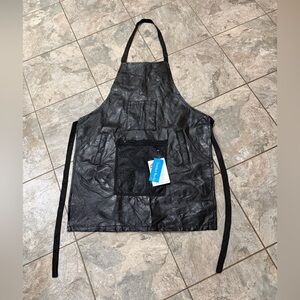 NWT Leather That Works Black Leather
Apron with Pockets